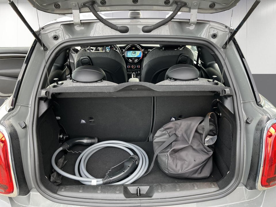 MINI Cooper SE Classic Trim 3d