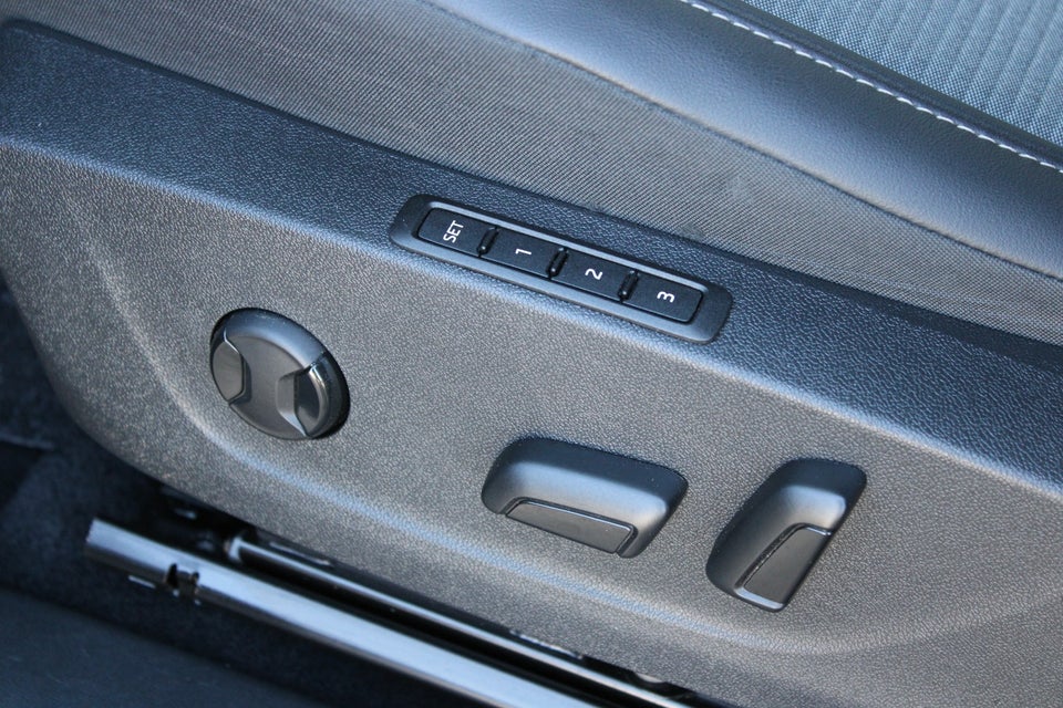 Skoda Enyaq 60 iV Clever Loft 5d