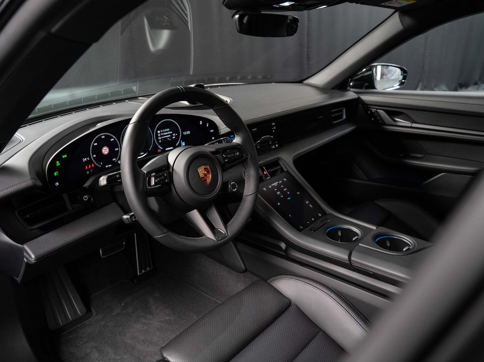 Porsche Taycan Performance+ Black Edition 4d