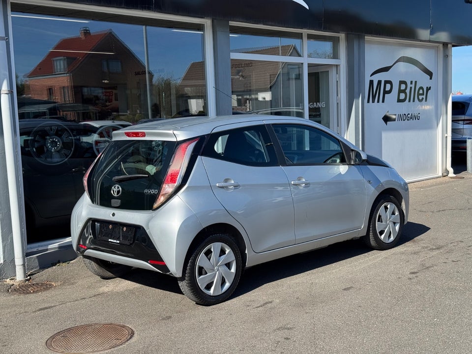 Toyota Aygo 1,0 VVT-i x-play 5d