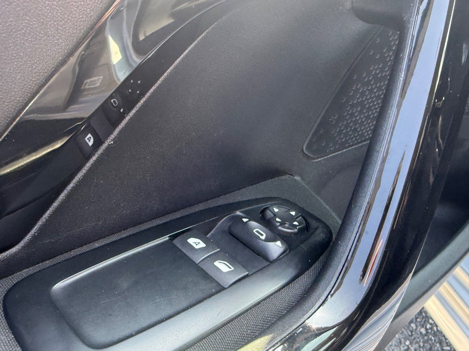 Peugeot 208 1,6 BlueHDi 100 Active 5d