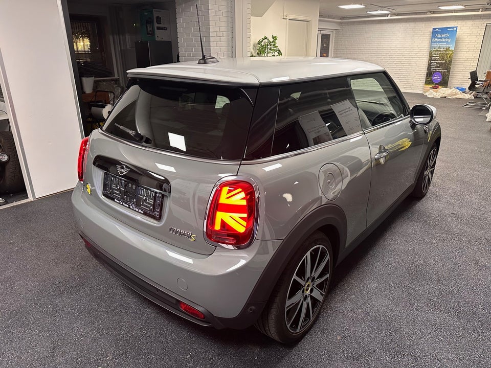 MINI Cooper SE Experience 3d
