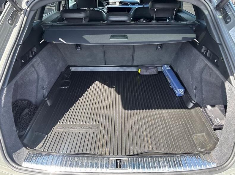 Audi Q8 e-tron 55 Prestige quattro 5d