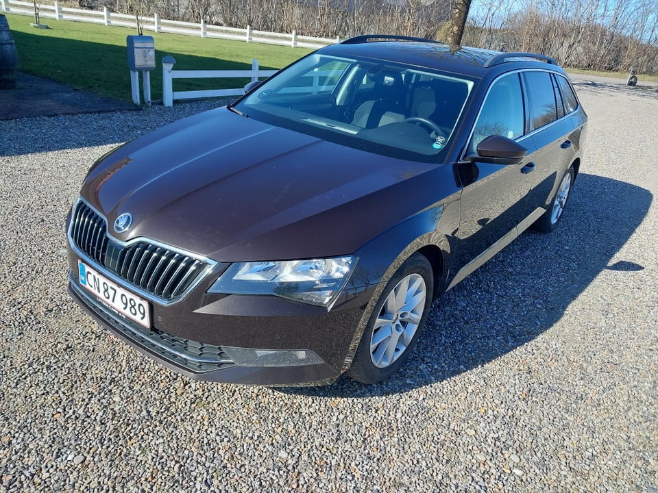 Skoda Superb 1,6 TDi 120 Ambition Combi DSG 5d