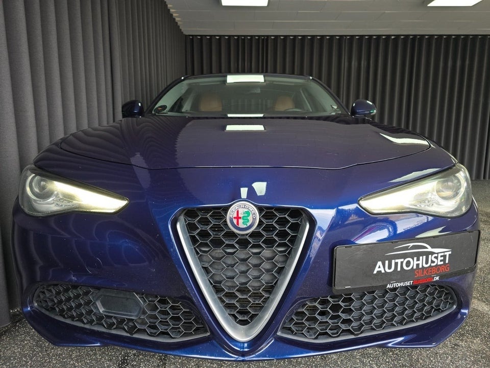 Alfa Romeo Giulia 2,0 T 200 Super aut. 4d