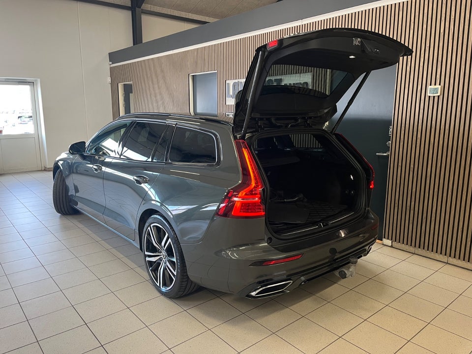 Volvo V60 2,0 T6 ReCharge R-Design aut. AWD 5d