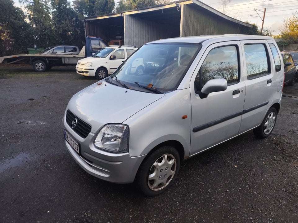 Opel Agila 1,2 16V Family 5d