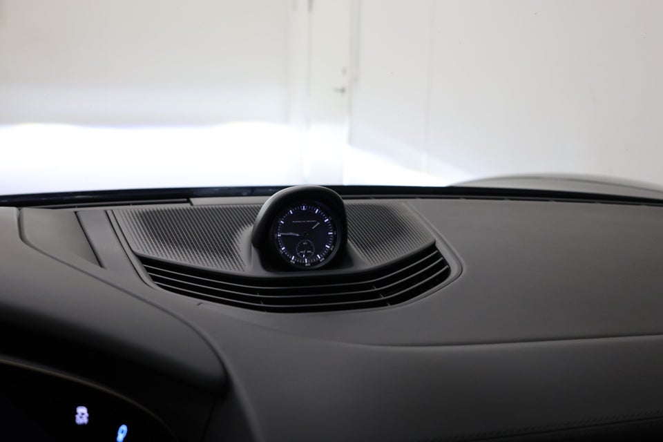 Porsche Taycan Performance+ 4d