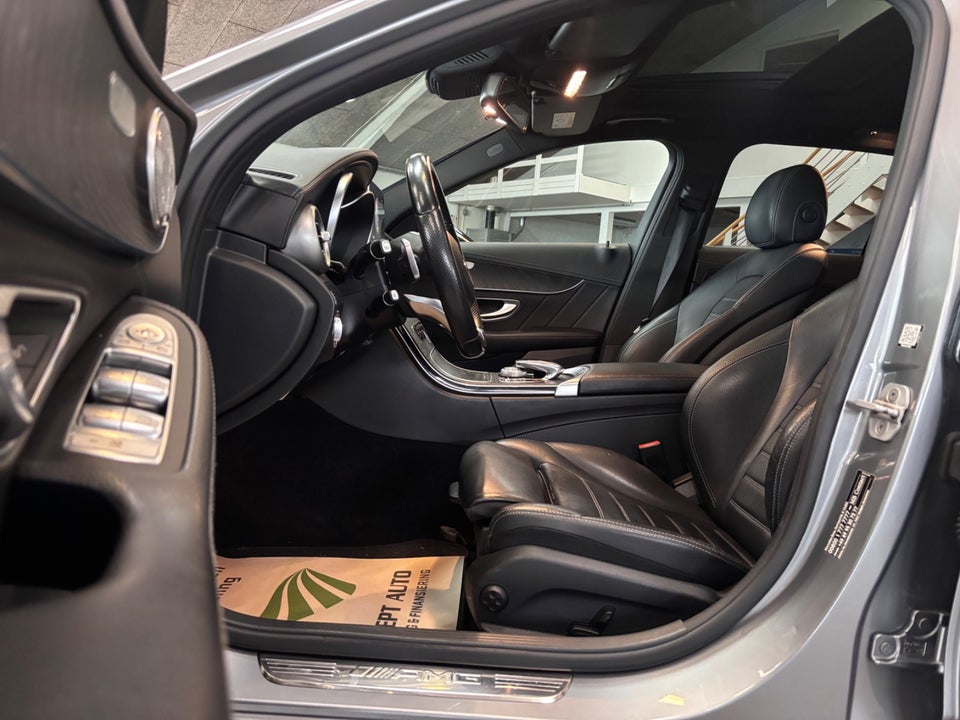 Mercedes C400 3,0 AMG Line stc. aut. 4Matic 5d