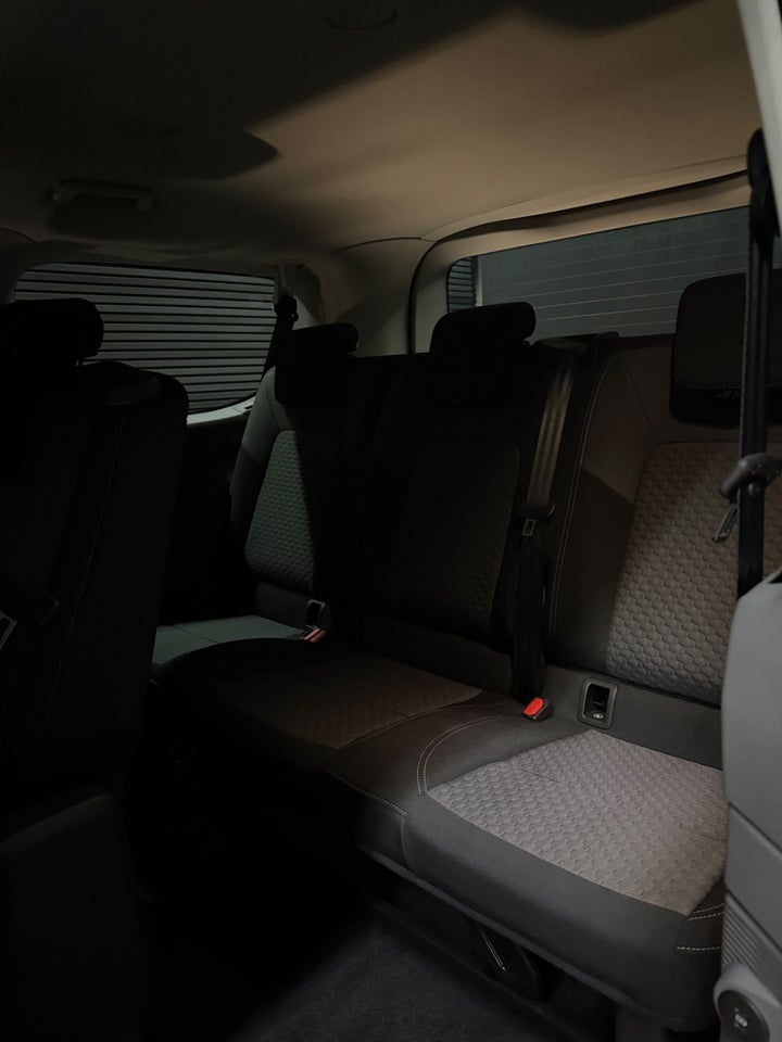VW e-Caravelle 64 Life SWB