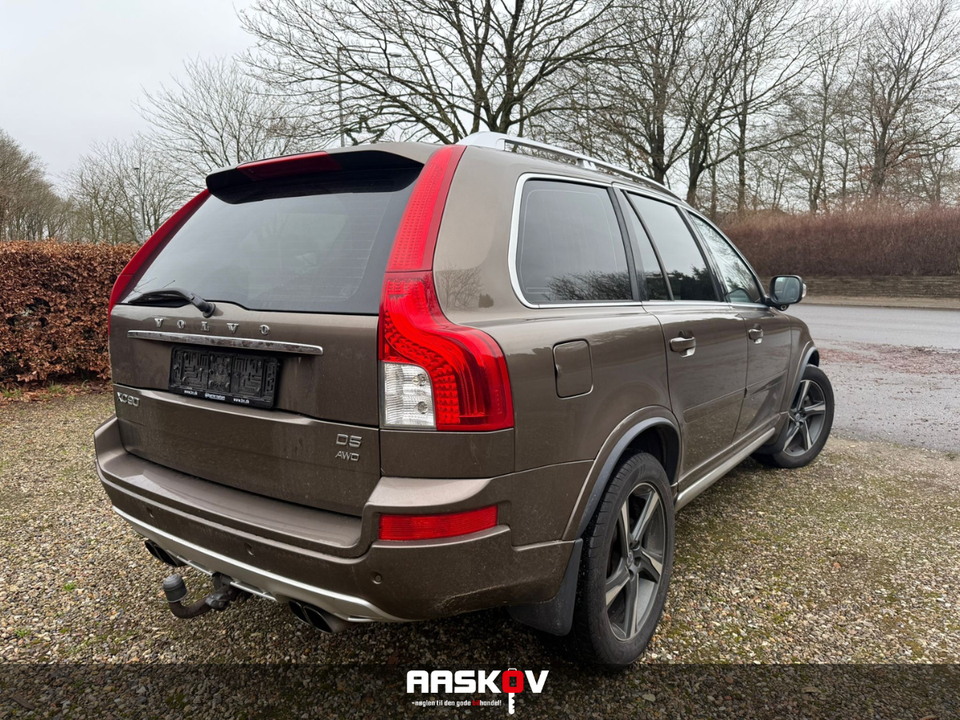 Volvo XC90 2,4 D5 200 Summum aut. AWD 5d