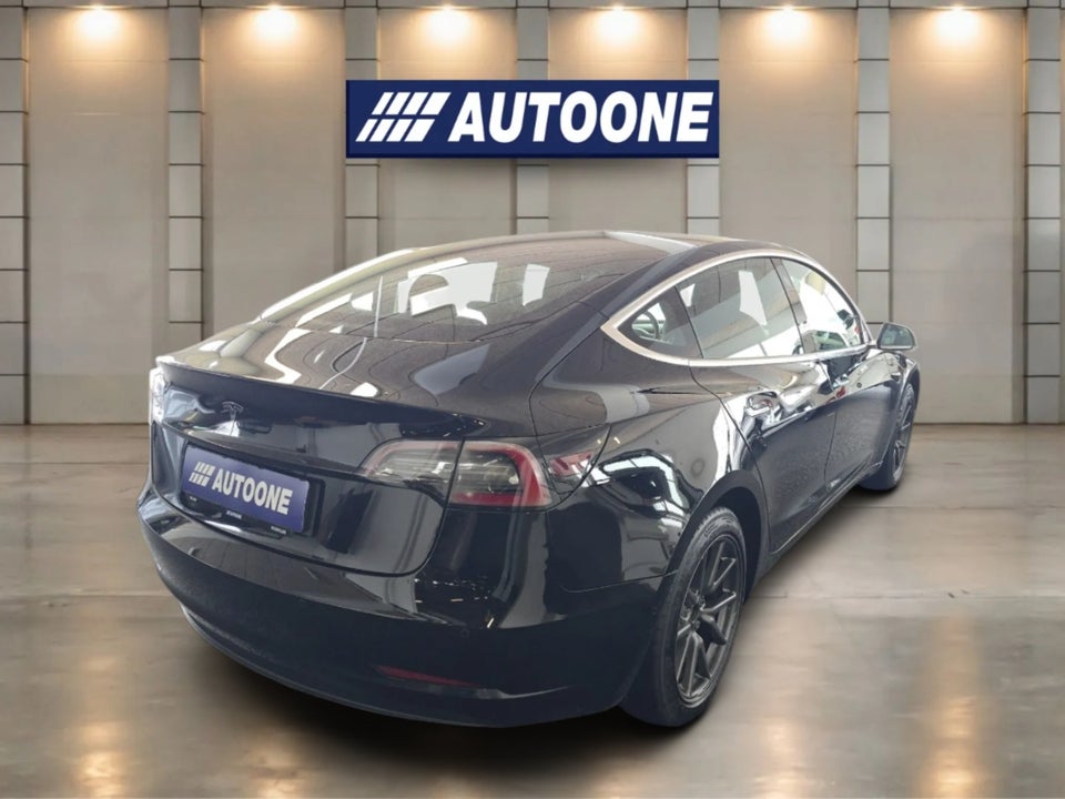 Tesla Model 3 Standard Range+ RWD 4d