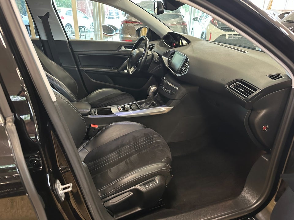 Peugeot 308 1,2 e-THP 130 Allure SW EAT6 5d