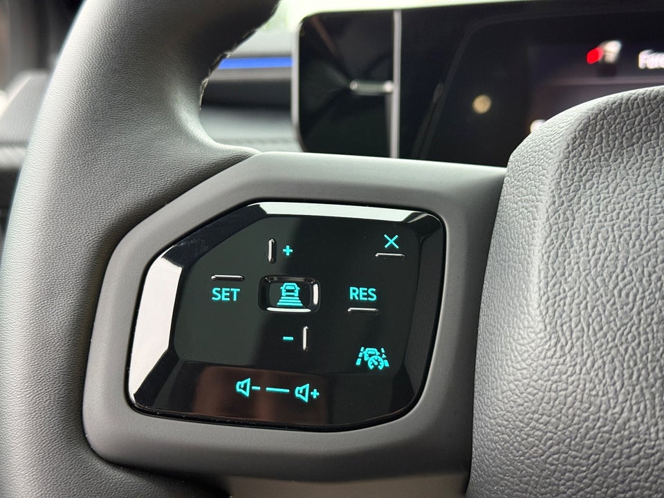 Ford Explorer 82 Premium Extended Range 5d