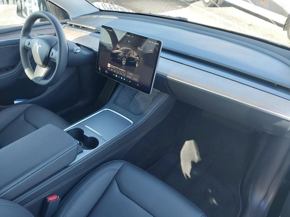 Tesla Model Y Long Range RWD 5d