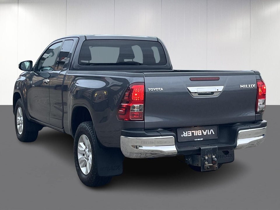 Toyota HiLux 2,4 D-4D 150 T3 Ex.Kab 4x4 4d