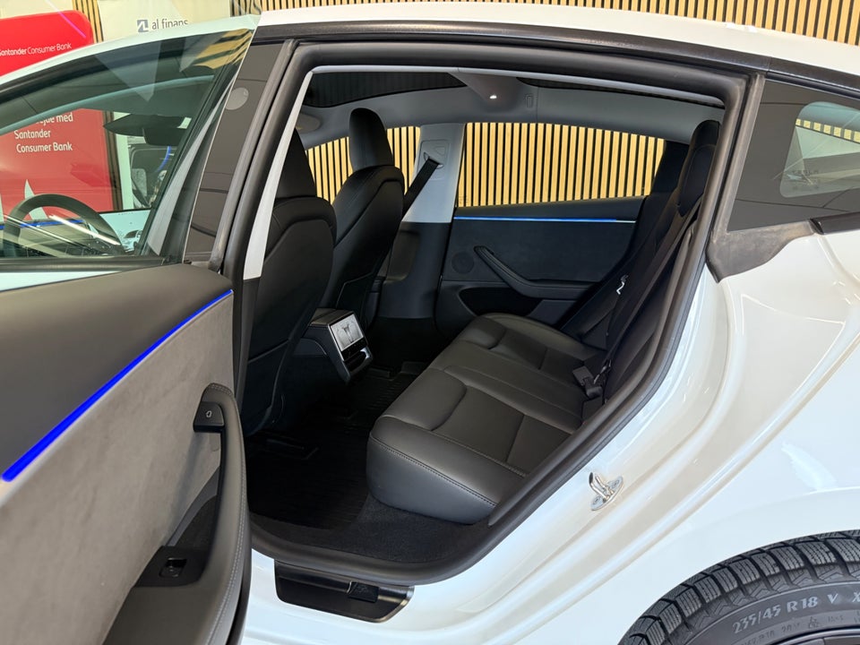 Tesla Model 3 Long Range AWD 4d