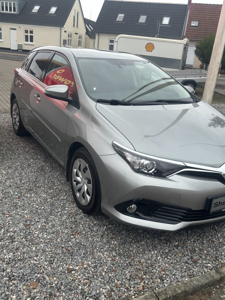 Toyota Auris 1,2 T T2 5d