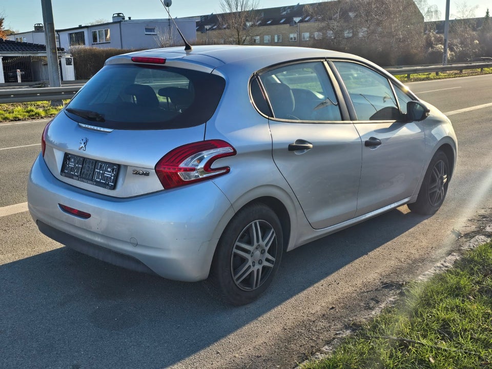 Peugeot 208 1,0 VTi Active 5d