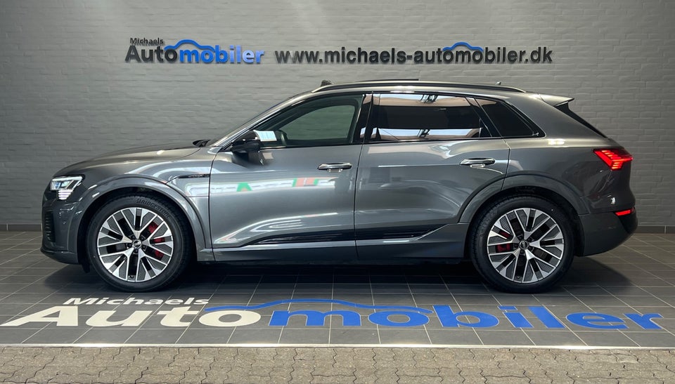 Audi Q8 e-tron 55 S-line quattro 5d