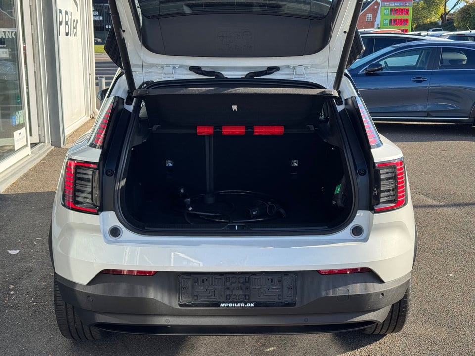 Volvo EX30 Extended Range Plus 5d