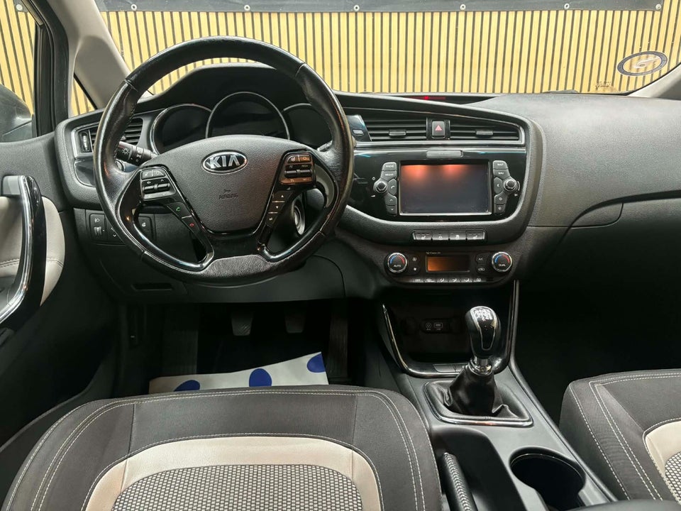 Kia Ceed 1,6 CRDi 110 Attraction 5d