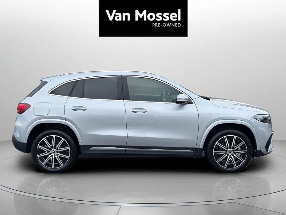 Mercedes EQA300 AMG Line 4Matic 5d