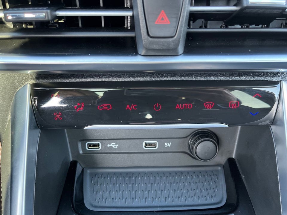 Maxus Euniq5 70 6prs 5d