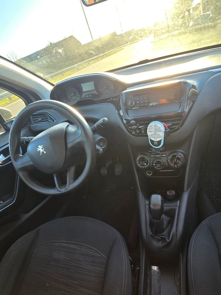 Peugeot 208 1,0 VTi Active 5d