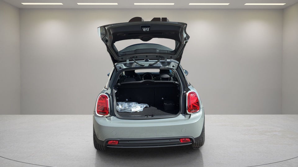 MINI Cooper SE Essential 3d