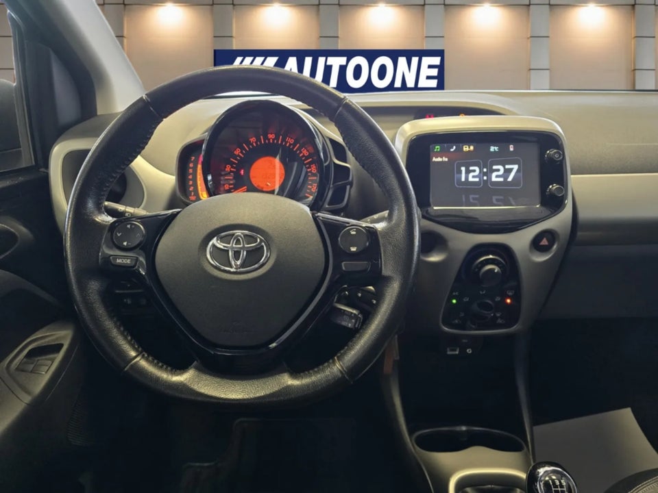 Toyota Aygo 1,0 VVT-i x-black 5d