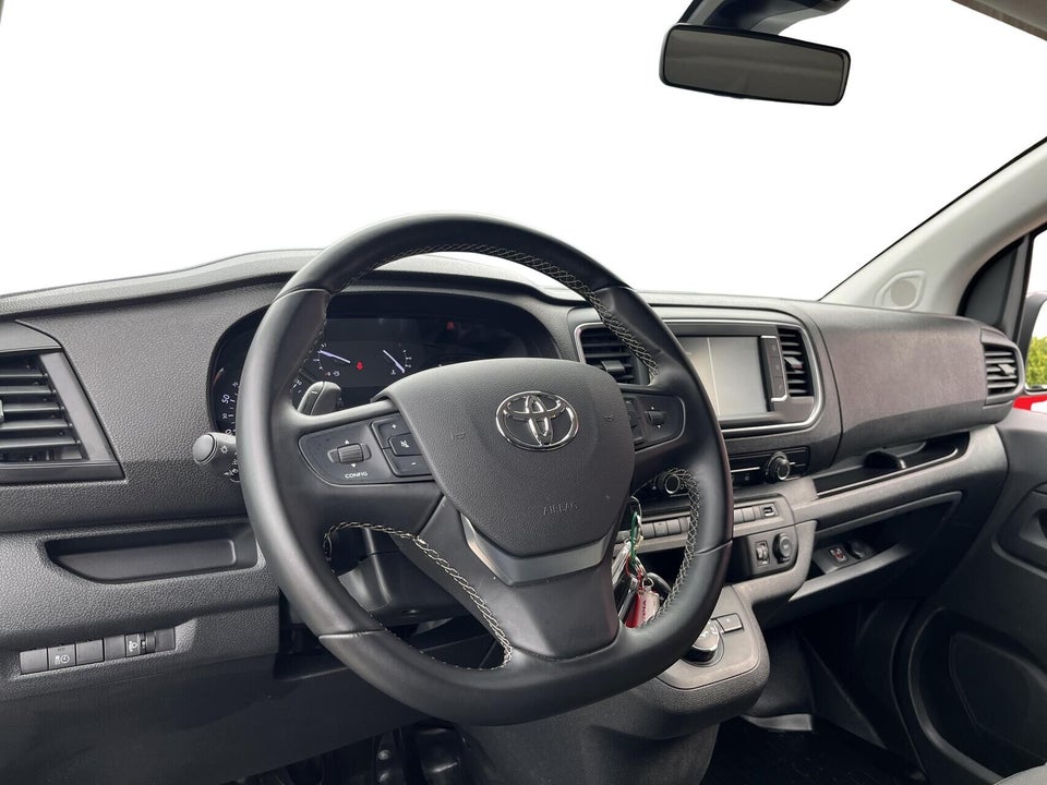 Toyota ProAce 2,0 D 144 Long Comfort Master aut. 4d