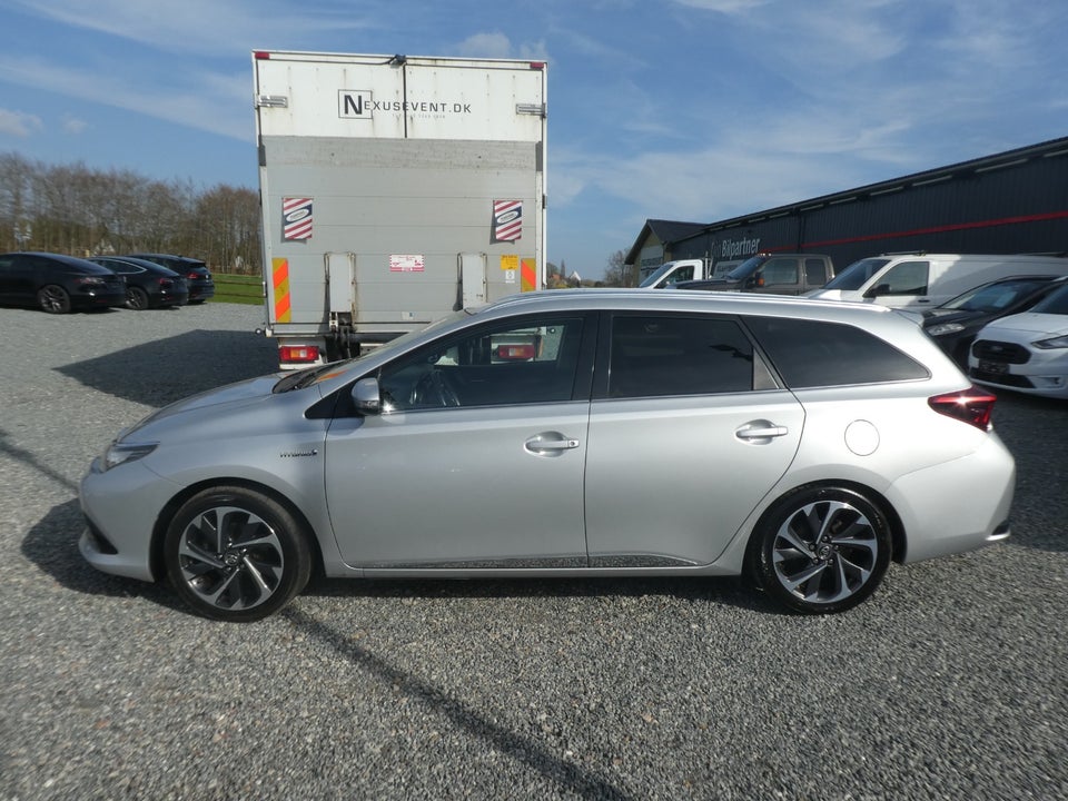 Toyota Auris 1,8 Hybrid H2 Comfort Touring Sports CVT 5d