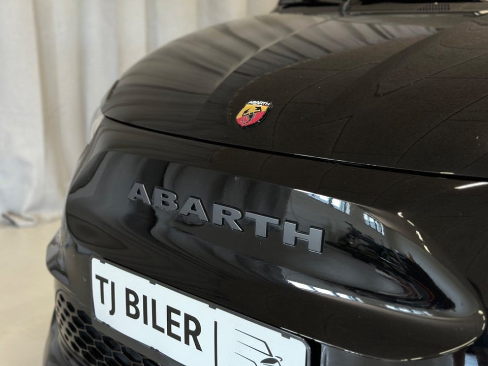 Abarth 500e Scorpionissima Cabrio 2d