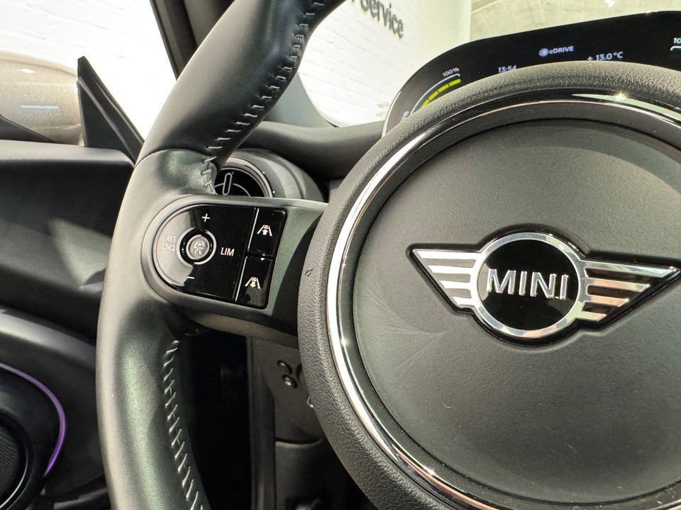MINI Cooper SE Yours Trim 3d