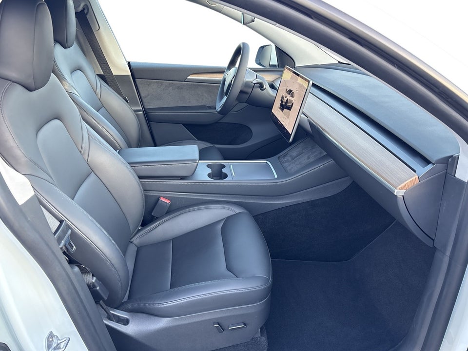 Tesla Model Y Long Range AWD 5d