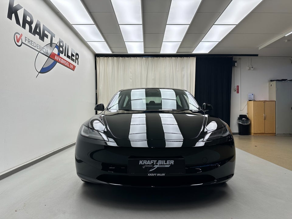 Tesla Model 3 RWD 4d