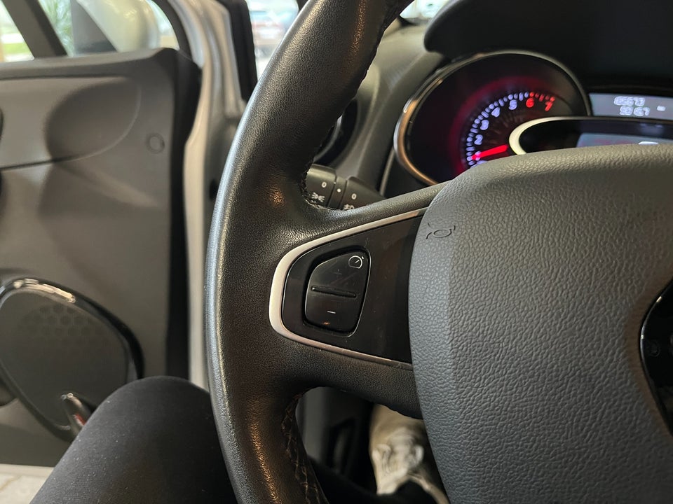 Renault Clio IV 0,9 TCe 90 Expression Sport Tourer 5d