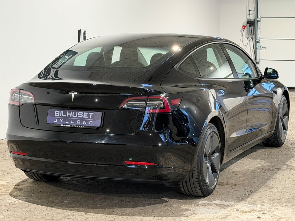 Tesla Model 3 RWD 4d