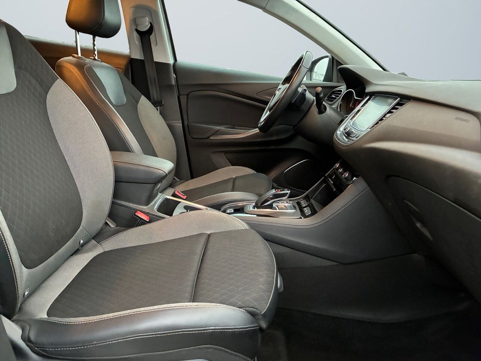 Opel Grandland X 1,6 Hybrid4 Cosmo Prestige aut. 5d
