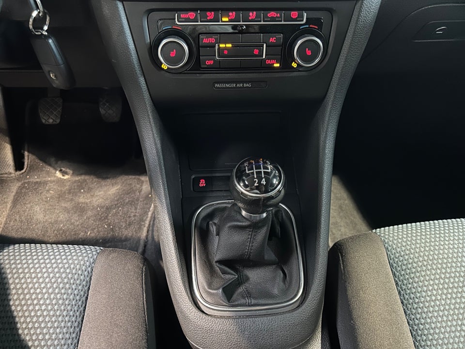 VW Golf VI 1,6 TDi 105 Comfortline BMT 5d