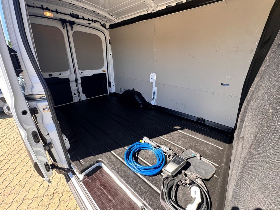 Ford E-Transit 350 L2 Van 68 Trend H2 RWD