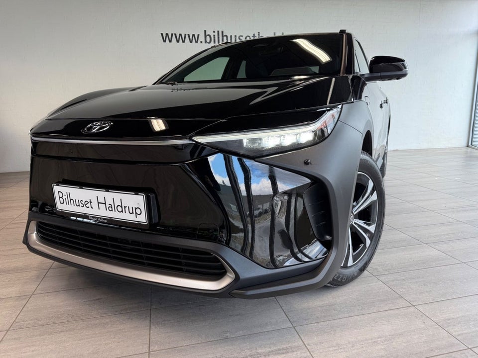 Toyota bZ4X Executive 5d