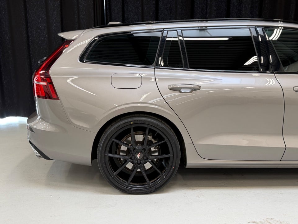 Volvo V60 2,0 T6 ReCharge R-Design aut. AWD 5d