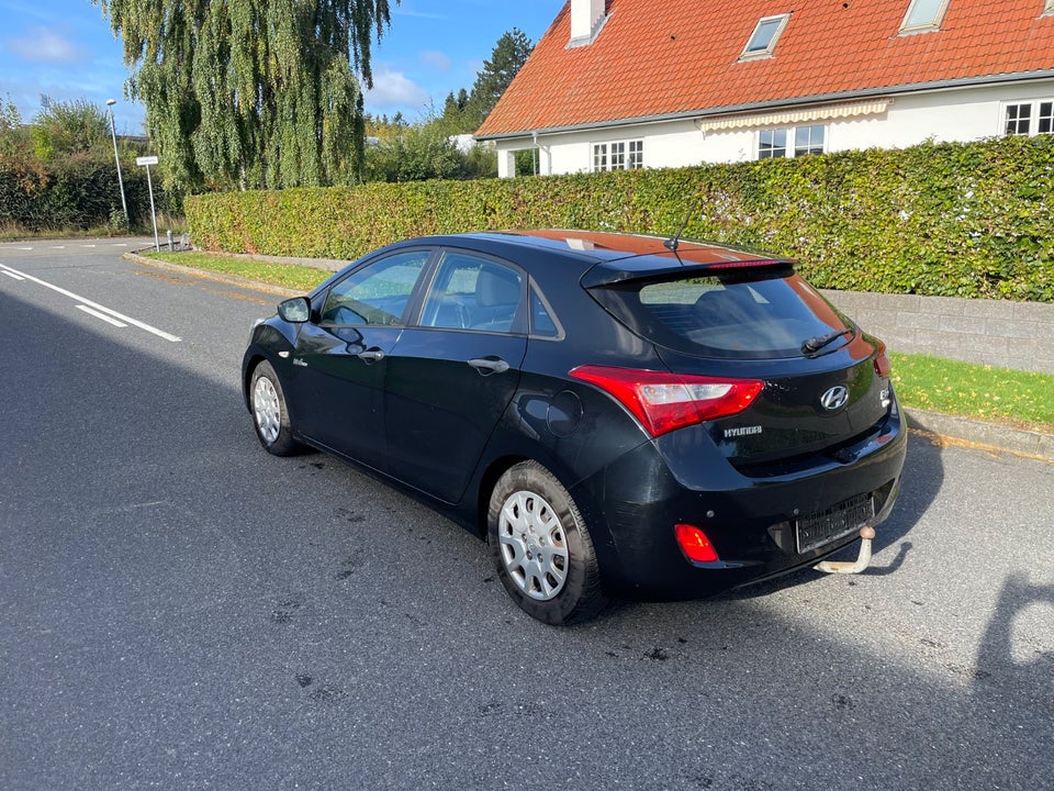 Hyundai i30 1,6 CRDi 110 Comfort Eco 5d