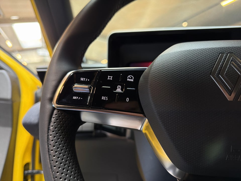 Renault 5 E-Tech 52 Iconic 5d