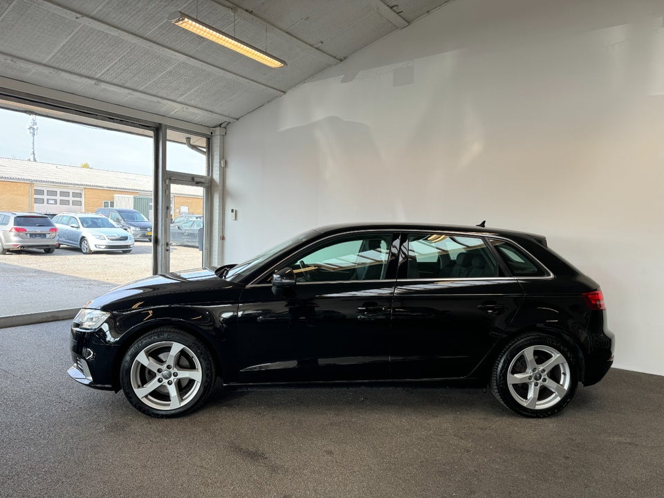 Audi A3 1,6 TDi 110 Sport Sportback 5d