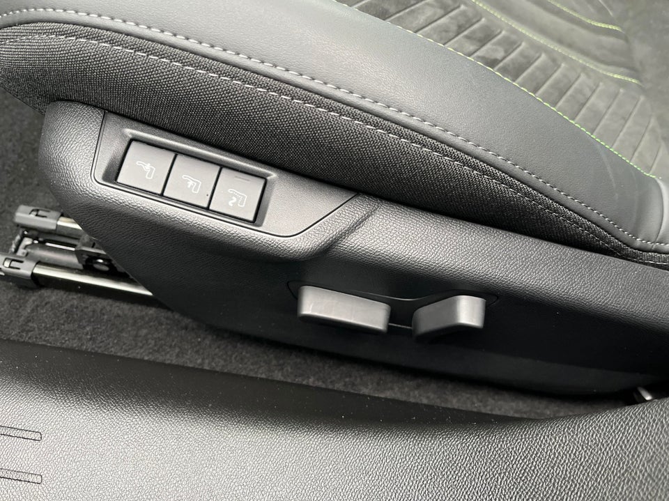 Peugeot e-208 54 GT Pack 5d