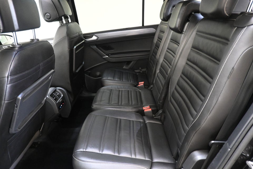 VW Touran 1,8 TSi 180 R-line DSG 7prs 5d