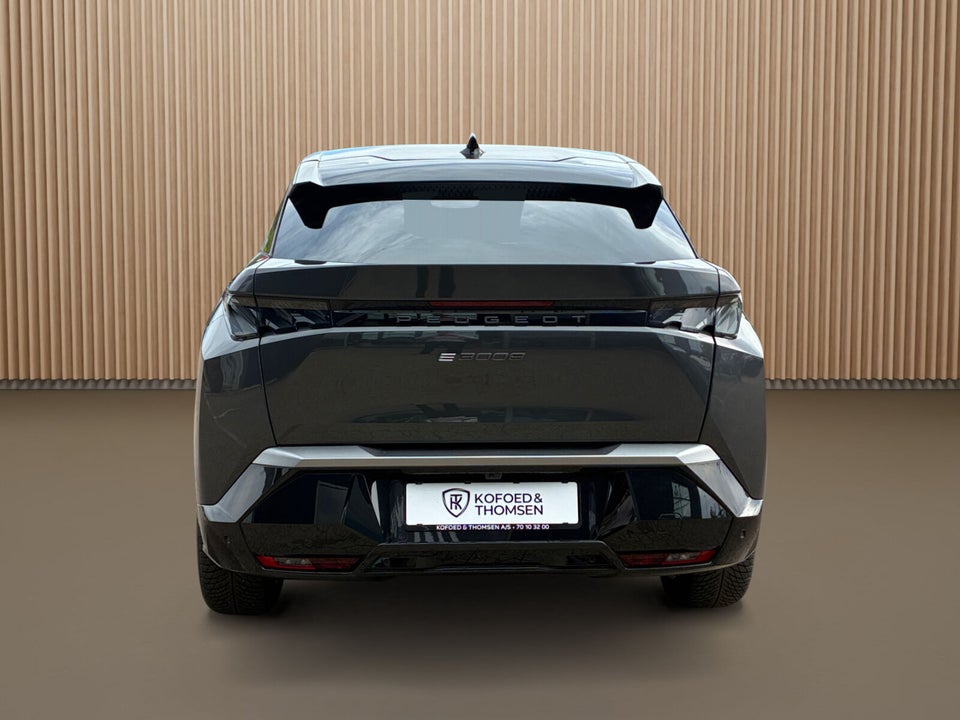 Peugeot e-3008 77 GT 5d